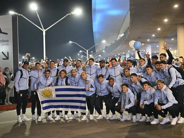 Uruguay Team Reaches Florida After Flight Clearance Delay Before World Cup Match