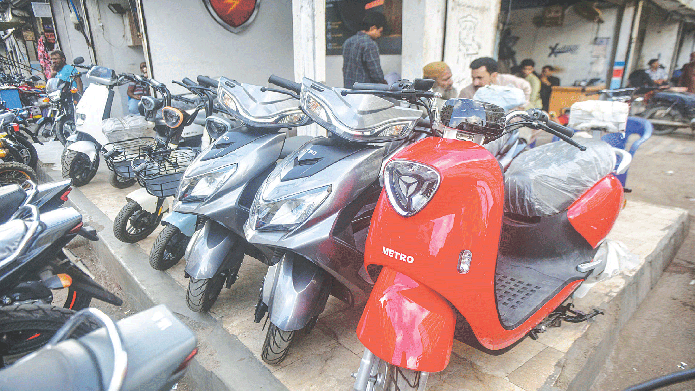 Pakistan’s first public e-bike rental service in Lahore