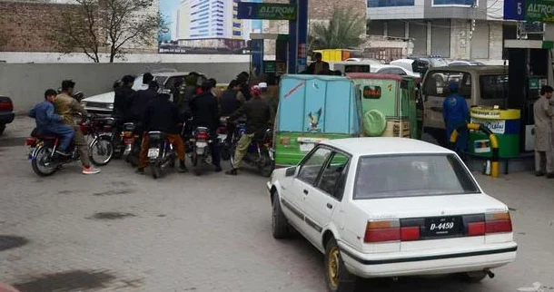 Lahore Petrol Shortage: Pakistan Left With 15 Days of Fuel Stocks