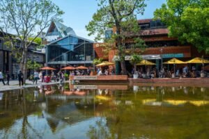 Urban renewal makes cities more livable Urban renewal makes cities more livable
