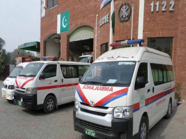 22 Injured as Passenger Coaster Crashes on Swat Expressway