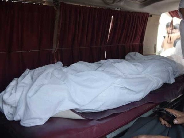 Father confesses to killing teenage son in Karachi’s Baldia Town Police arrested a father after he confessed to killing his teenage son in Karachi’s Baldia Town.