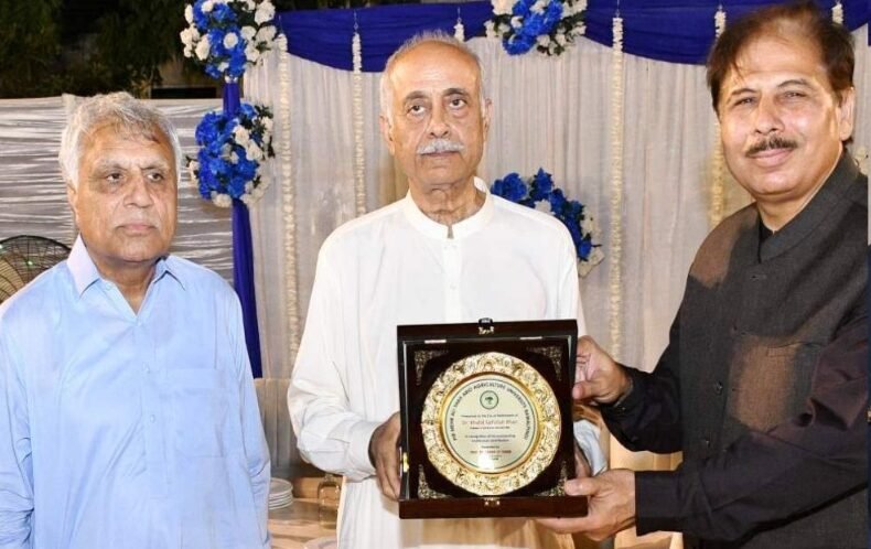 Arid University Honors Retired Faculty and Employees for Years of Service