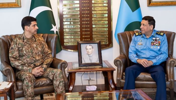 Naval, Air Chiefs Congratulate Gen Aamer Raza on Strategic Command Role
