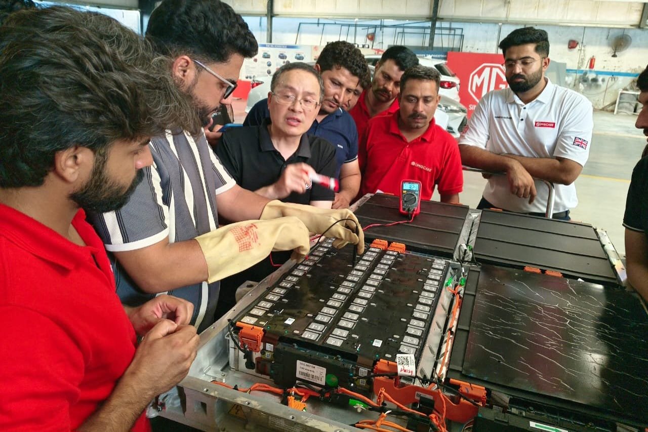 MG Motor Pakistan Trains Dealership Teams for HS Hybrid+ and HS Super Hybrid