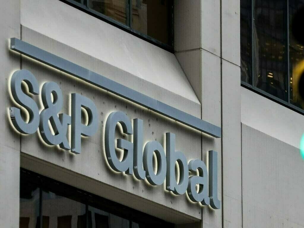 S&P Global Predicts Cautious Monetary Policy for Pakistan Amid Inflation and External Risks