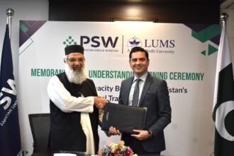 Officials from Pakistan Single Window and LUMS sign an MoU to strengthen trade facilitation, research and executive education.