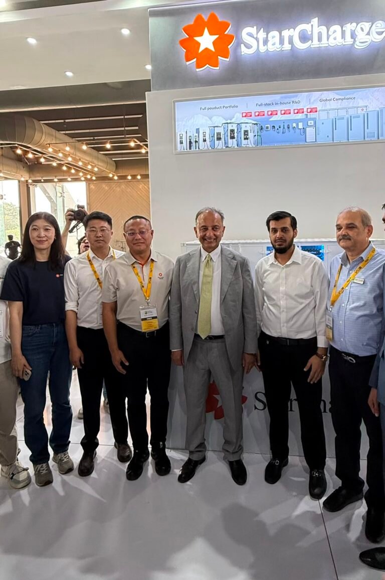 Climate Minister Dr. Musadik Malik visited StarCharge at Solar & Storage Expo