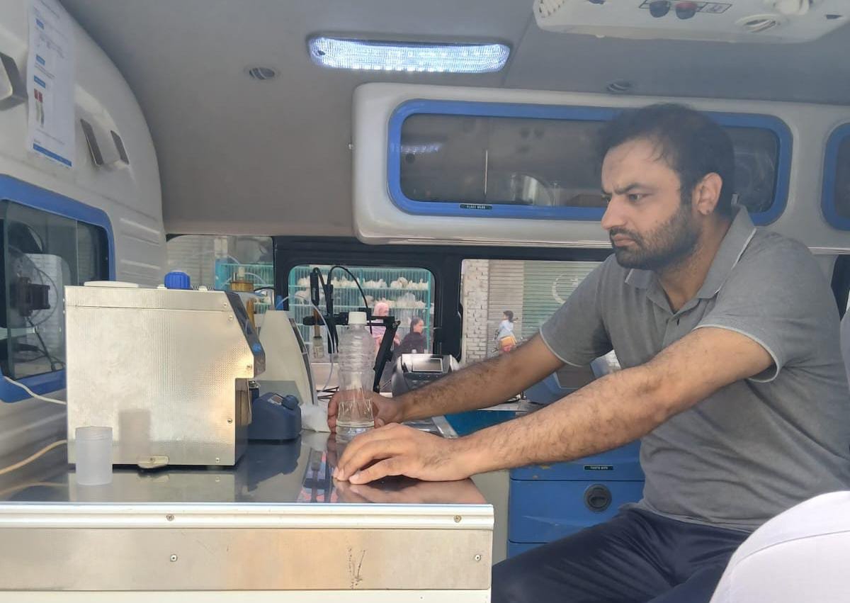 KP Food Authority Destroys Over 3,000 Litres of Adulterated Milk in Swat Crackdown