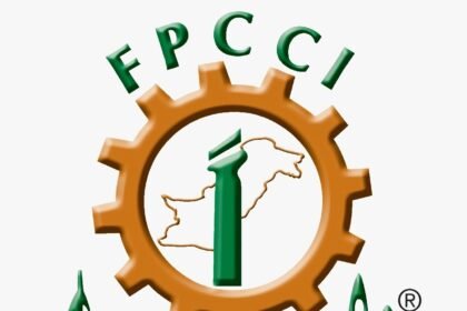 FPCCI leaders address the media after criticizing the SBP policy rate decision and calling for lower interest rates.