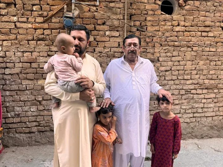 Revenue Officer Visits Family of Martyred Soldier, Offers Support to Bereaved Children Naib Tehsildar Fazal Manan visited the family of martyred soldier Hafiz Muhammad Zia Anwar, offering condolences and support after his death in Tank.
