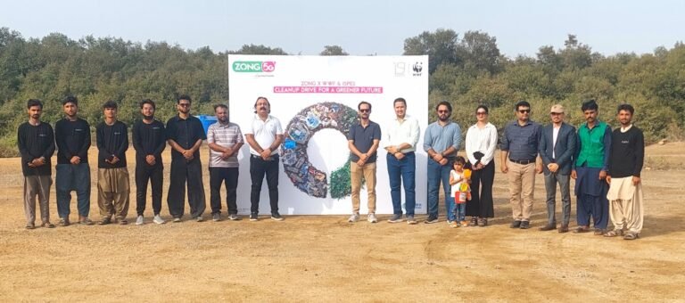 Zong, WWF Pakistan and ISPES volunteers collecting plastic waste during a coastal clean-up drive at HawksBay, Karachi.