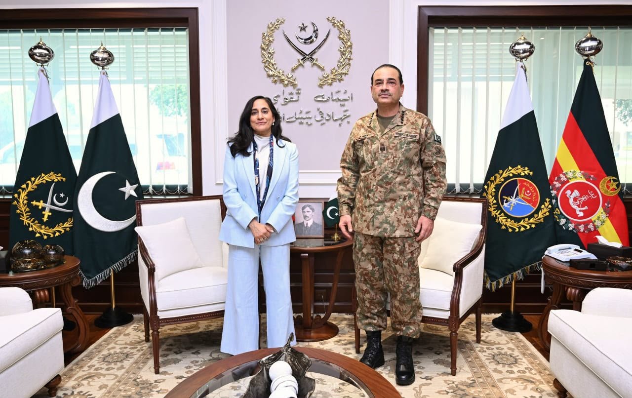 Pakistan, Canada Discuss Regional Security and Defence Cooperation During GHQ Meeting