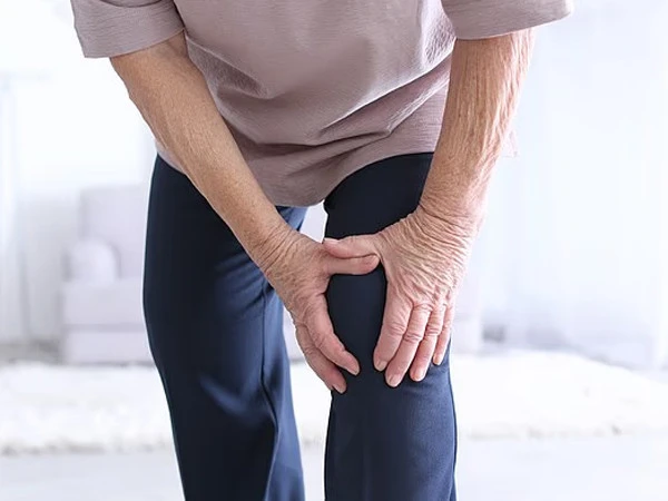 Rheumatoid Arthritis May Increase Risk of Serious Lung Disease, Study Finds