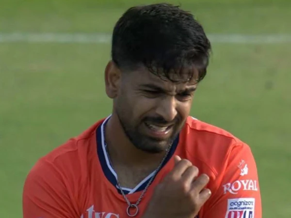 Rovman Powell Stuns Haris Rauf With Four Consecutive Sixes