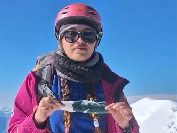 14-Year-Old Malaika Khalji Becomes First Woman from Balochistan to Summit Khosar Gang Peak