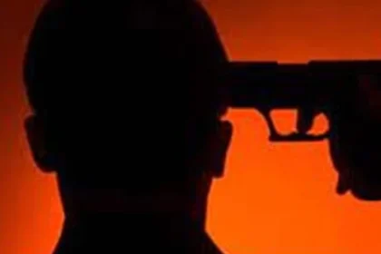 A married woman died in a suspected suicide incident in Rawalpindi’s RA Bazaar area. Police are collecting forensic evidence and awaiting post-mortem findings.