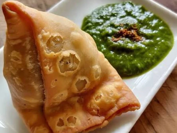 Argument Over Chutney With Samosa Sparks Tension at Islamabad District Courts Cafeteria