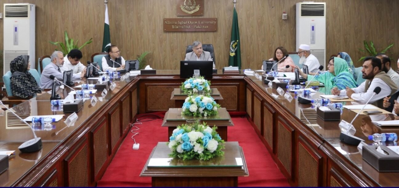 AIOU Reviews 33 PhD Synopses, 61 MS and MPhil Research Topics