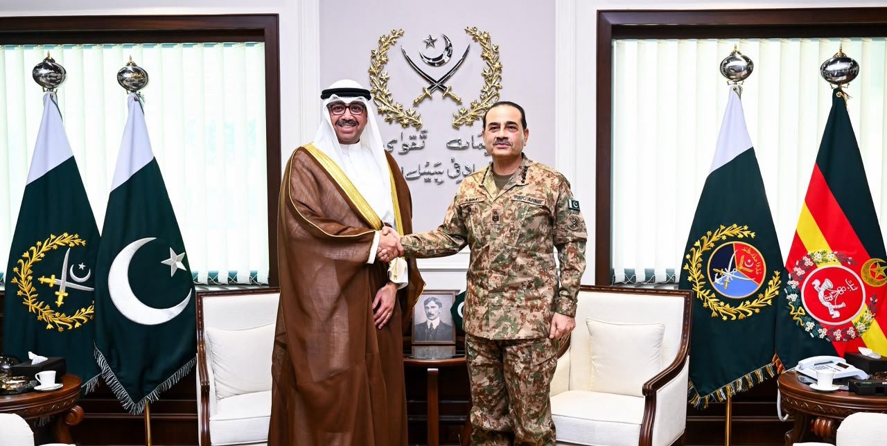 Field Marshal, Kuwait Defence Minister Discuss Security and Military Ties at GHQ