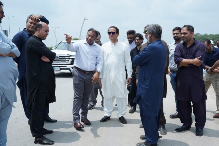 CBD Punjab CEO Reviews Vertex, CBD Walk and NSIT City Projects CBD Punjab CEO Imran Amin reviews construction progress at CBD Vertex, CBD Walk and NSIT City projects in Lahore.