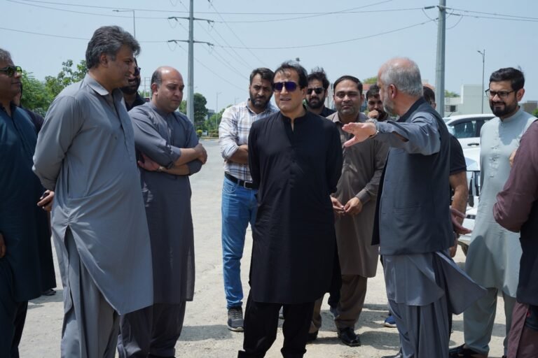 CBD Punjab CEO Imran Amin reviews development work at CBD Walk, CBD Lake and NSIT City projects in Lahore