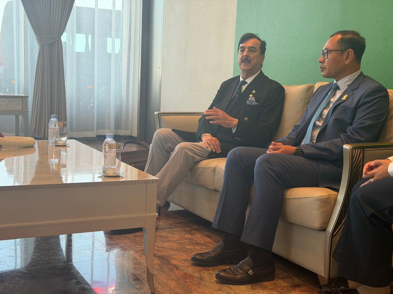 Gilani Arrives in Cambodia to Lead Pakistan at Speakers’ Conference