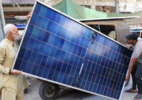 Experts Urge Pakistan to Replicate China’s Model to Build Domestic Solar Industry