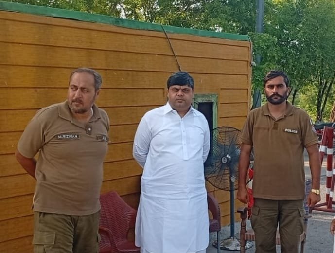 Punjab Assures Steady Flour Supply, Affordable Atta Prices District Food Controller Shams Abbas inspects wheat movement during a market inspection in Hassan Abdal.