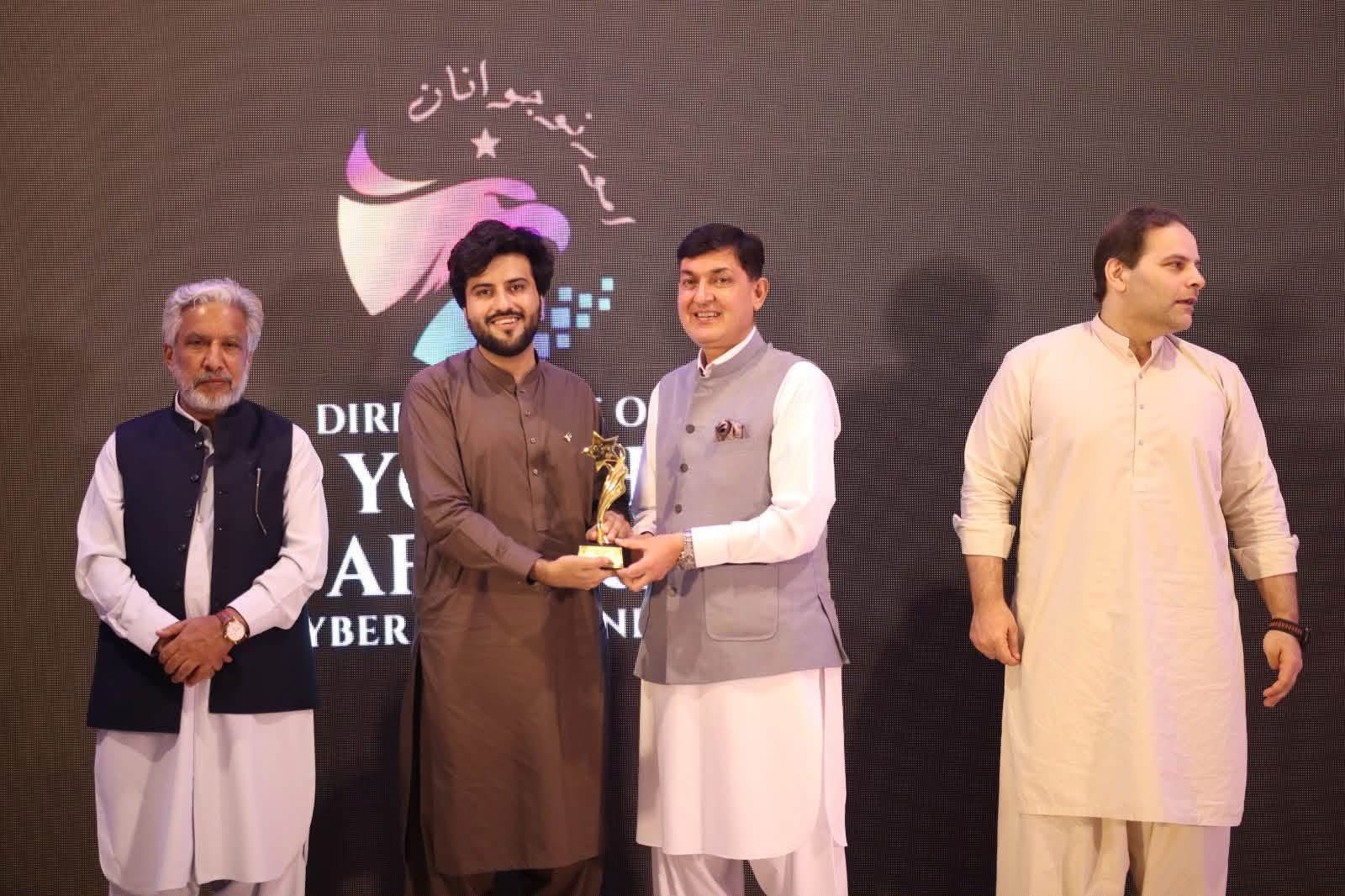 Hassan Nisar Honoured With Youth Excellence Award