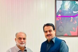 Renowned journalist Syed Zigham-ul-Talaf receives a special shield from Attock administration for his public-interest journalism and services.