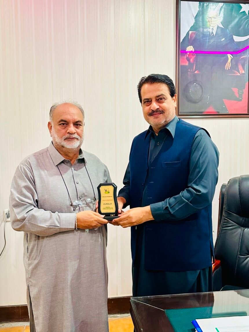 Journalist Syed Zigham-ul-Talaf Honoured Renowned journalist Syed Zigham-ul-Talaf receives a special shield from Attock administration for his public-interest journalism and services.
