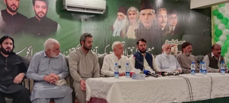 Former federal minister Ghulam Sarwar Khan speaks at a press conference in Taxila about smaller provinces and Pakistan’s political situation.