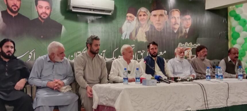 Former federal minister Ghulam Sarwar Khan speaks at a press conference in Taxila about smaller provinces and Pakistan’s political situation.