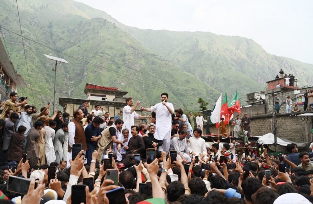 KP CM Sohail Afridi Announces Rs2bn Battagram Package KP CM Sohail Afridi announces a Rs2bn Battagram package and calls for a nationwide peaceful PTI protest on September 27.