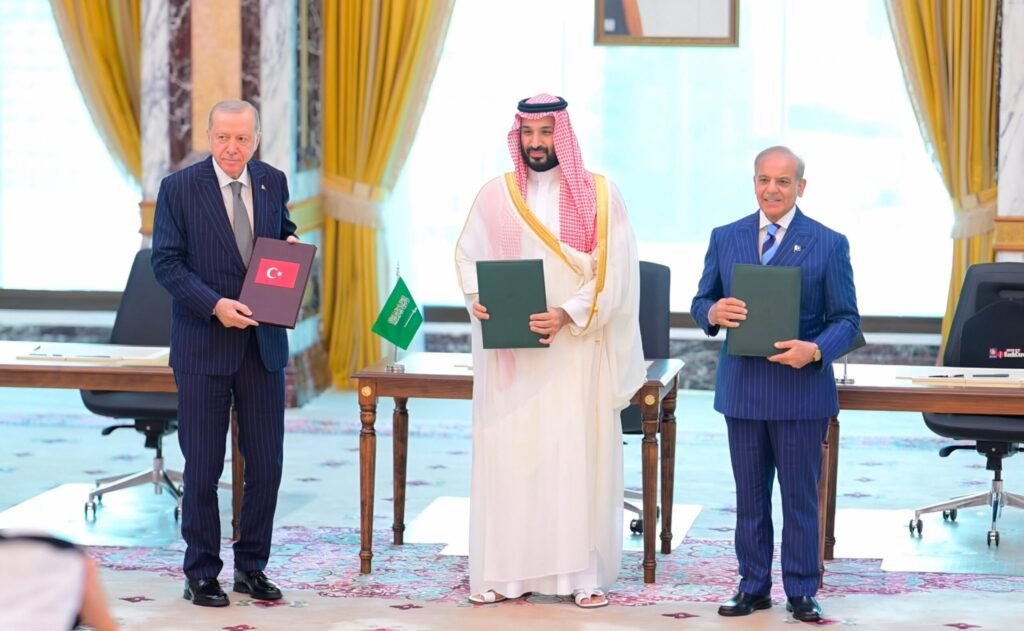 The leaders of Pakistan, Saudi Arabia and Türkiye sign the Makkah Joint Defence Agreement establishing collective defence among the three countries.