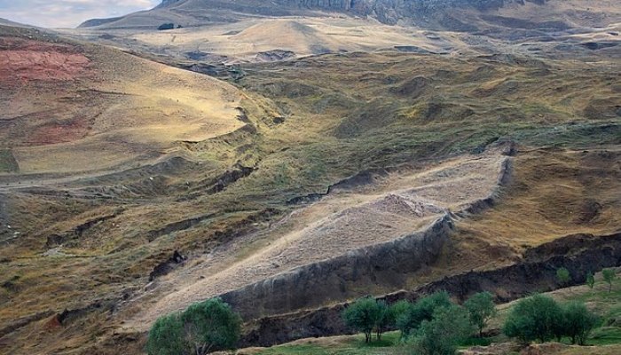 Researchers Claim Possible Evidence of Noah’s Ark in Türkiye