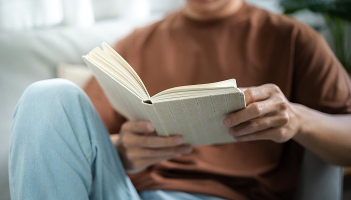 Singapore Offers Rewards to People Who Swap Screen Time for Reading
