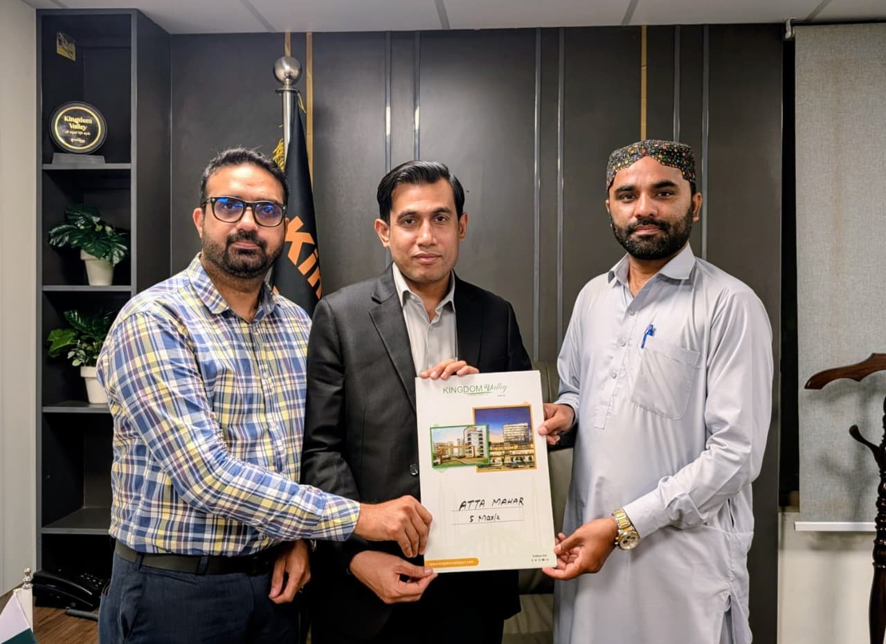 Kingdom Valley honours Toba Super League chairman for promoting cricket in Jhelum
