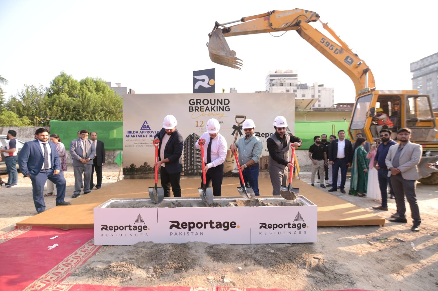Reportage Pakistan Begins Construction of Gulberg III Residential Project