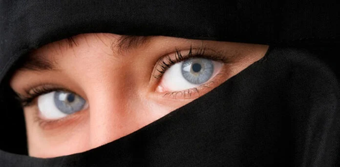 Spain’s Lleida Approves New Rules on Burqas and Niqabs