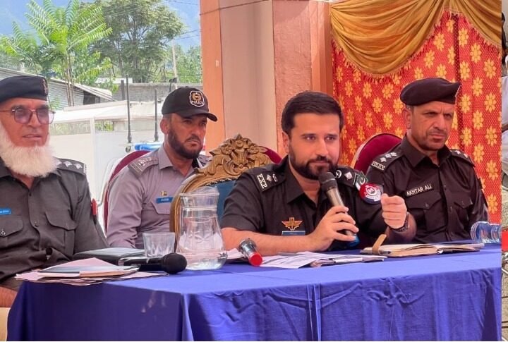 Lower Dir Police Hold Open Forum in Talash to Address Public Safety and Traffic Concerns