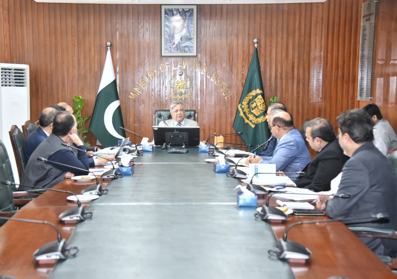 Law Minister Orders Faster Document Verification for Overseas Pakistanis