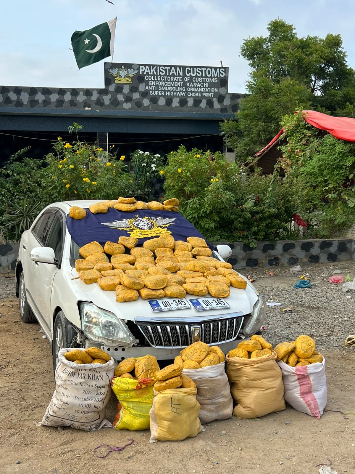 Pakistan Customs Seizes 212kg Hashish in Karachi Operation