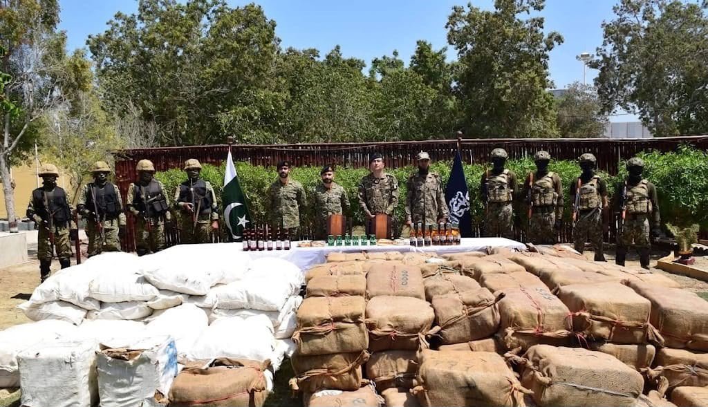 Pakistan Navy, Coast Guards Foil Smuggling Attempt in Pishukan