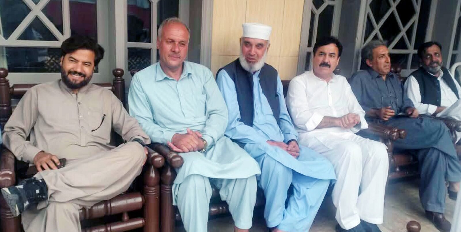 PTI Delegation Invites PML-N Veteran Haji Aziz-ur-Rehman