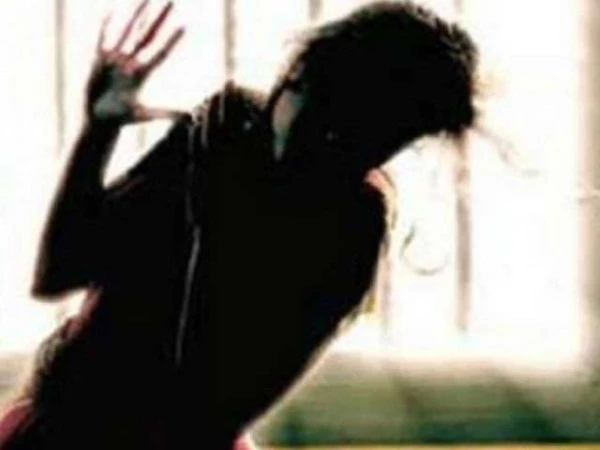 Woman Injured in Suspected Acid Attack in Karachi’s Clifton