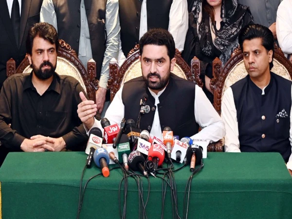 PTI Long March Postponed to October 4
