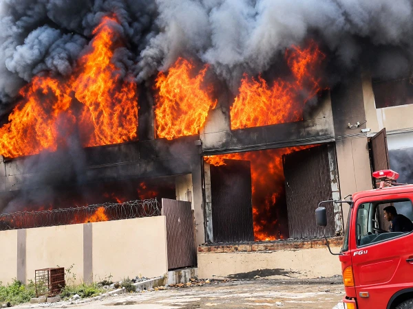 Major Fire Engulfs Landhi Factory in Karachi