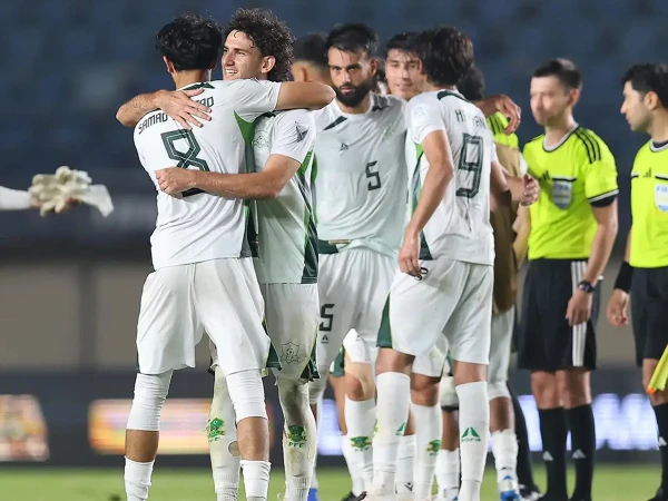 Pakistan Complete Stunning Comeback